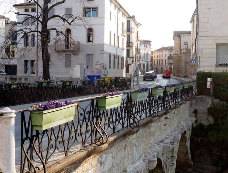 “Toponimi vicentini narrati da Luciano Parolin”: Contrà Ponte Furo dal ponte sino a Piazzola San Giuseppe, prima più estesa