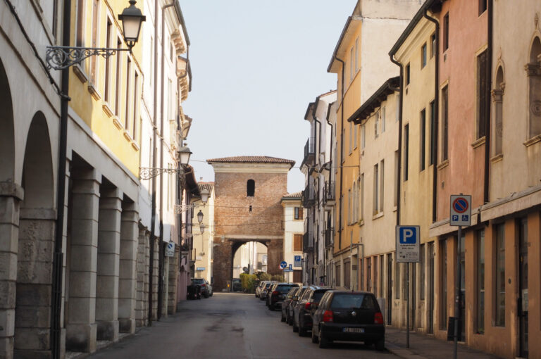 “Toponimi vicentini narrati da Luciano Parolin”: Contrada Porta Santa Lucia, l’inizio della principale strada per Treviso