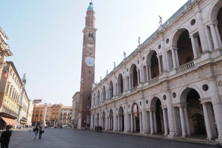 “Toponimi vicentini narrati da Luciano Parolin”: Piazza dei Signori o Piazza Grande o Plathea Peronis