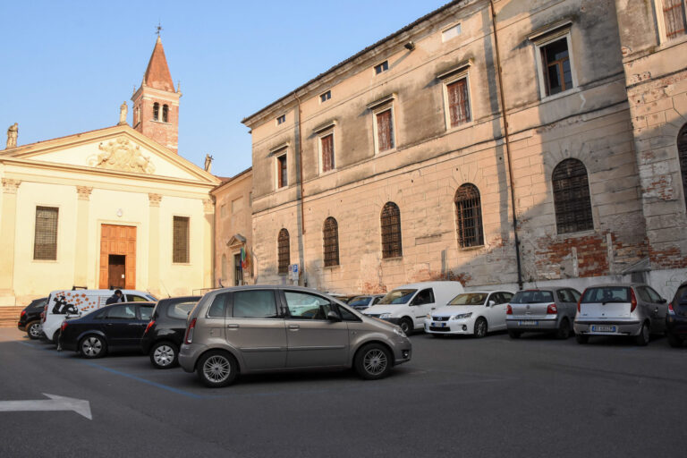 “Toponimi vicentini narrati da Luciano Parolin”: Piazza San Pietro detta anche Sagrà, in passato l’area costituiva il “zimiterium”, il cimitero