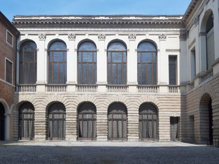 Palazzo Thiene, un edificio rinascimentale con ricche collezioni di pittura e scultura