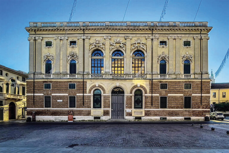 Palazzo Repeta in Piazza San Lorenzo a Vicenza. Passeggiare nella storia (puntata 6)