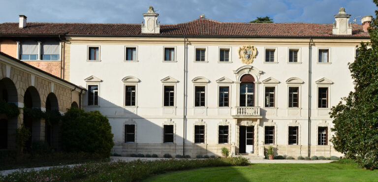 Villa Loschi Zileri Dal Verme a Monteviale: edificio di valore artistico e architettonico