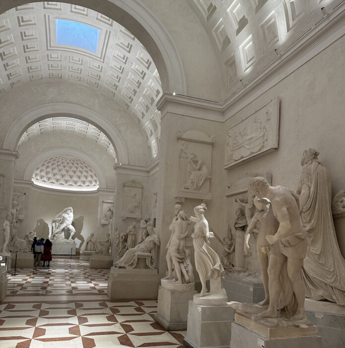 Ala Ottocentesca all'interno della Gypsoteca di Antonio Canova