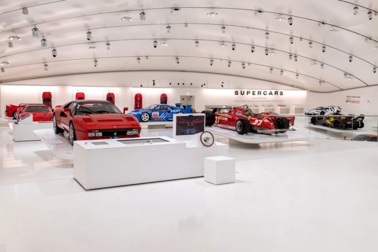 Al museo Enzo Ferrari di Modena la nuova mostra “Supercars”