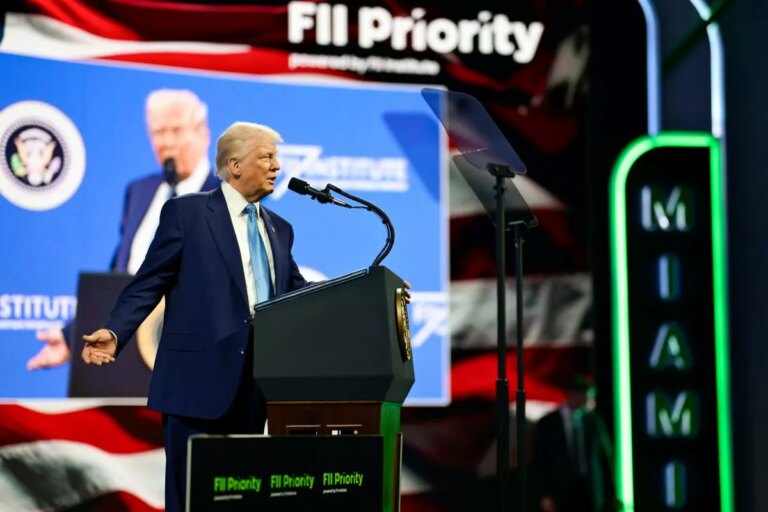 Trump e il ribaltamento del mondo in trenta giorni Trump e il ribaltamento del mondo in trenta giorni
