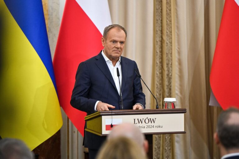 Tusk “Domenica riunione a Londra sulla difesa comune europea”