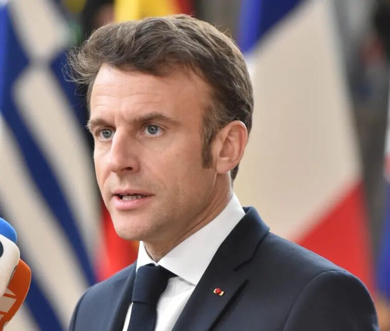 Francia, Macron annuncia un discorso alla nazione “E’ un momento di grande incertezza”