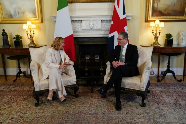 Meloni a Starmer “Evitare che l’Occidente si divida” Meloni a Starmer “Evitare che l’Occidente si divida”