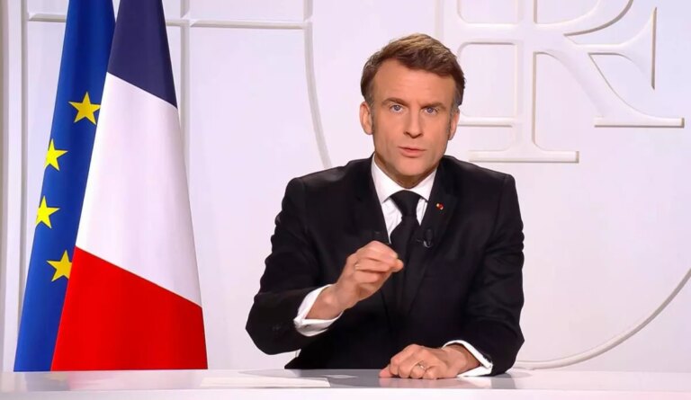 Macron “La minaccia russa tocca tutta l’Europa”