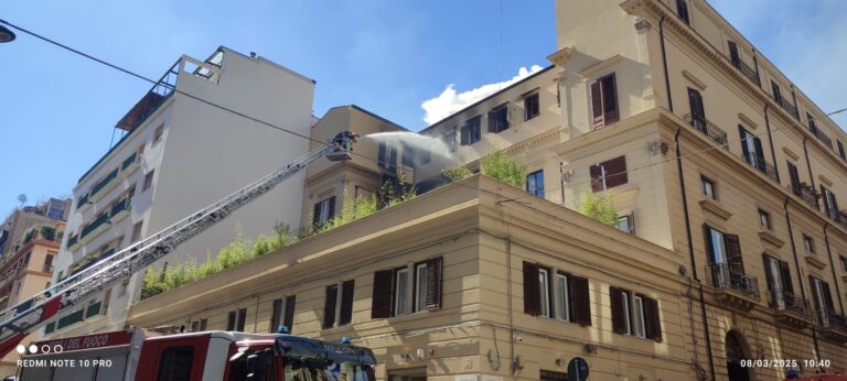 Incendio in appartamento a Palermo, sgomberato edificio