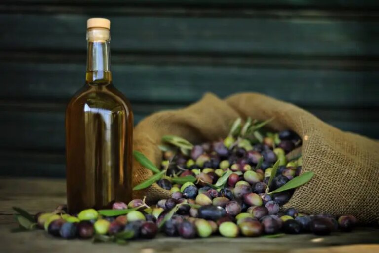 Campagna complicata per l’olio d’oliva, ma l’industria resiste