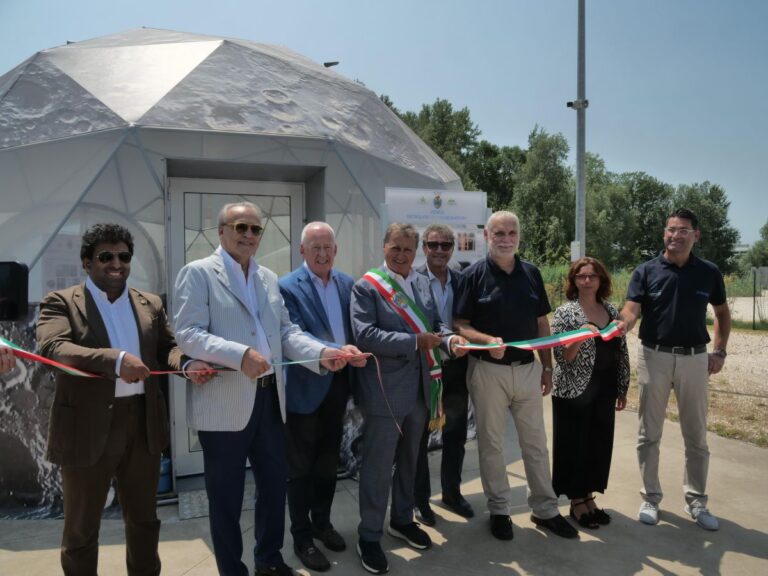 Venezia, il sindaco Brugnaro inaugura il Venice Microlife Space Lab