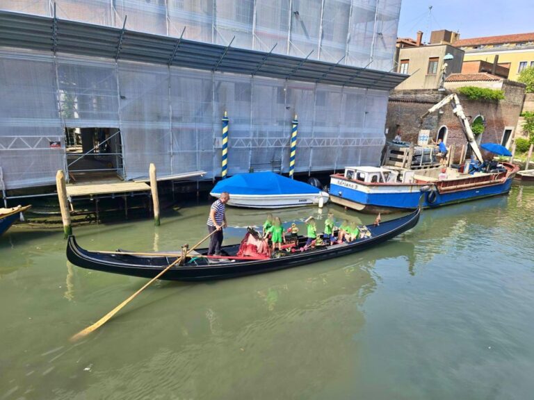 Piccoli veneziani tra i canali, torna “A scuola di Gondola”