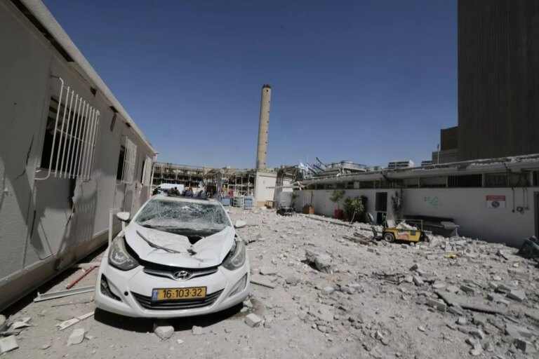 Missile iraniano su Beer Sheva, colpite diverse abitazioni civili. Israele colpisce sito di ricerca nucleare a Teheran