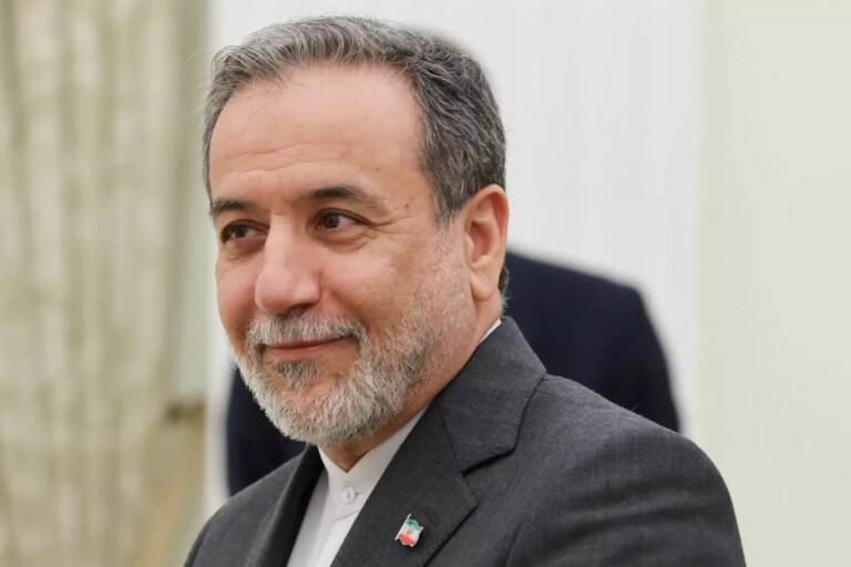 Iran, Araghchi “Se Trump è interessato ad un accordo non insulti Khamenei”