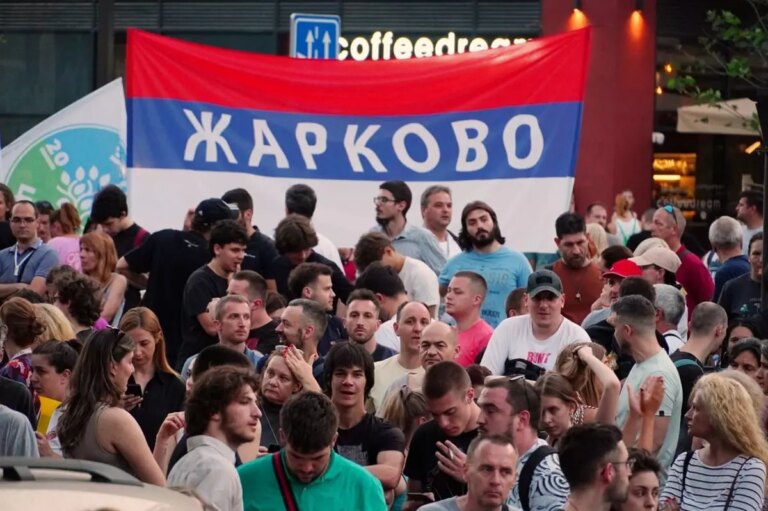 Serbia, studenti e cittadini continuano i blocchi