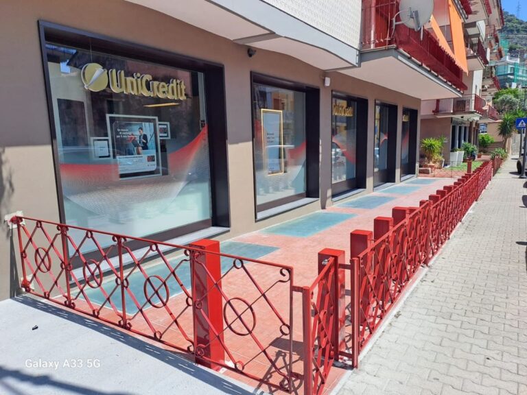 UniCredit estende la presenza al Sud, apre a Maiori e investe a Capri