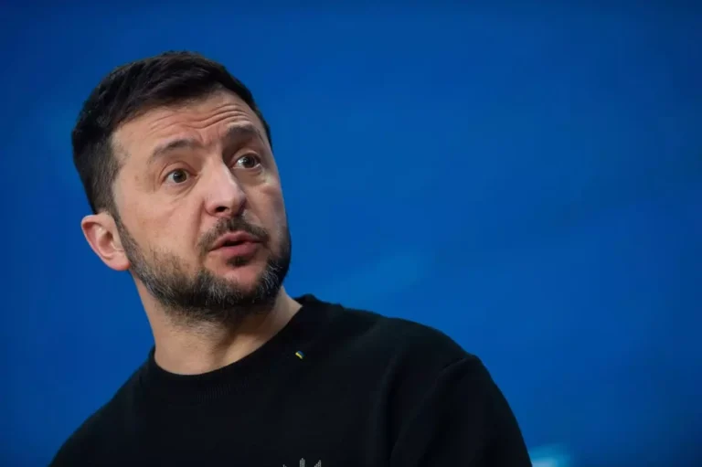 Massiccio attacco della Russia in Ucraina, Zelensky “Migliorare la difesa aerea”