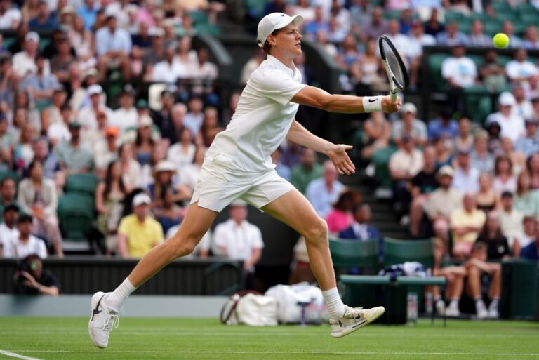 Wimbledon, Sinner in campo per i quarti con Shelton. Swiatek e Bencic semifinale