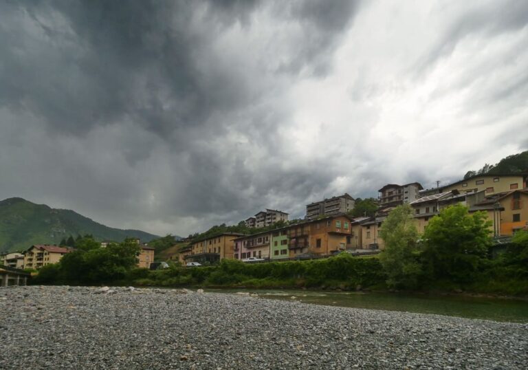 Forte nubifragio nella Bergamasca, dirottati alcuni voli diretti a Orio al Serio