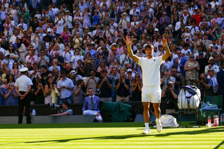 Wimbledon, Alcaraz vola al terzo turno. Paolini in campo, domani tocca a Sinner