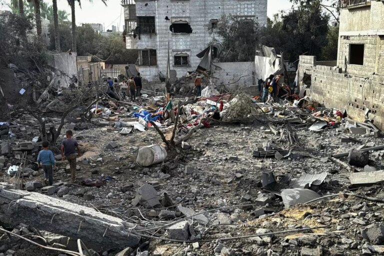 Gaza, media “47 palestinesi uccisi dall’alba negli ultimi raid israeliani”