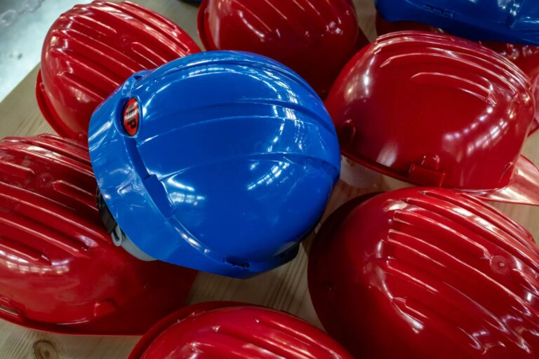 A Brescia un sessantenne muore schiacciato da un muletto