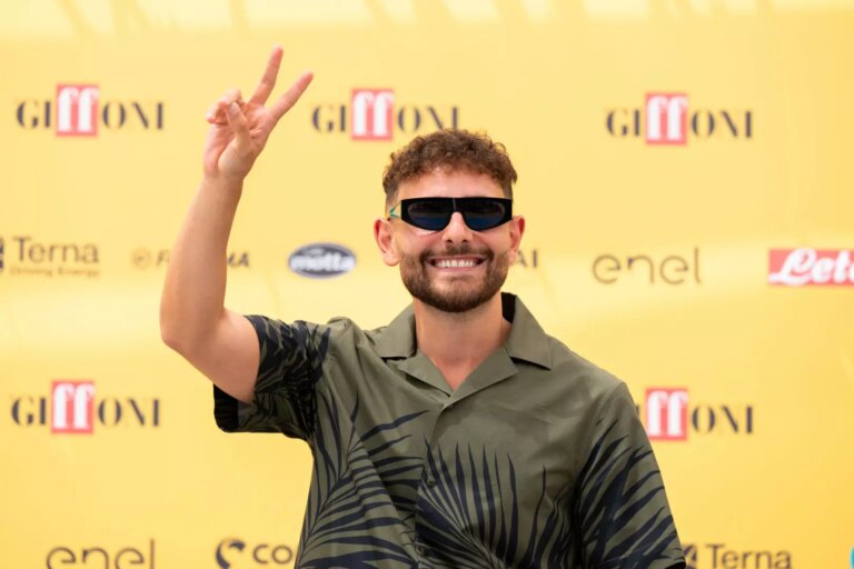 Ricco Hunt “Cantare in napoletano è una rivincita culturale”