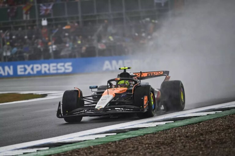 Doppietta McLaren a Silverstone, Norris vince su Piastri. Primo podio per Hulkenberg, 4° Hamilton