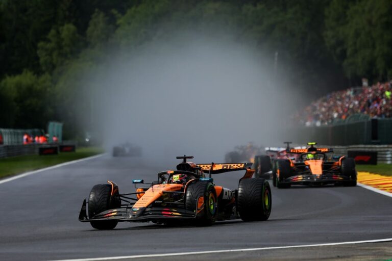 Piastri vince il Gp del Belgio davanti a Norris, Leclerc torna sul podio