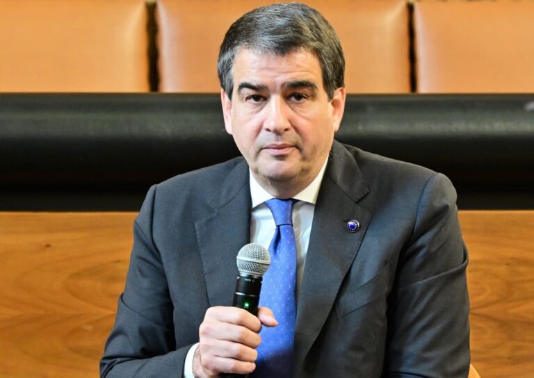 Dazi, Fitto “Serve un’intesa che tuteli gli interessi dell’Ue”