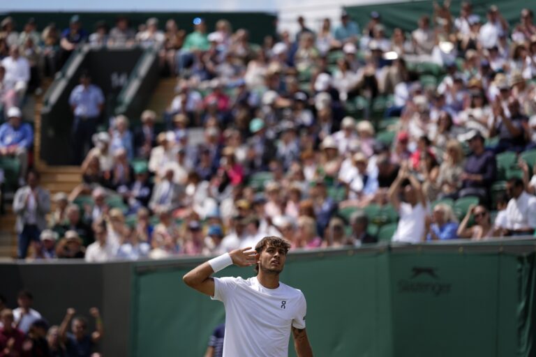 Wimbledon, Cobolli show: è ai quarti. Sonego eliminato, Sinner in campo
