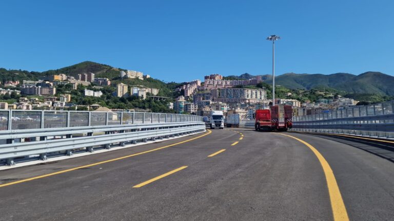 Inaugurato a Genova il nuovo viadotto che collega il casello Prà della A10 al terminal portuale Psa