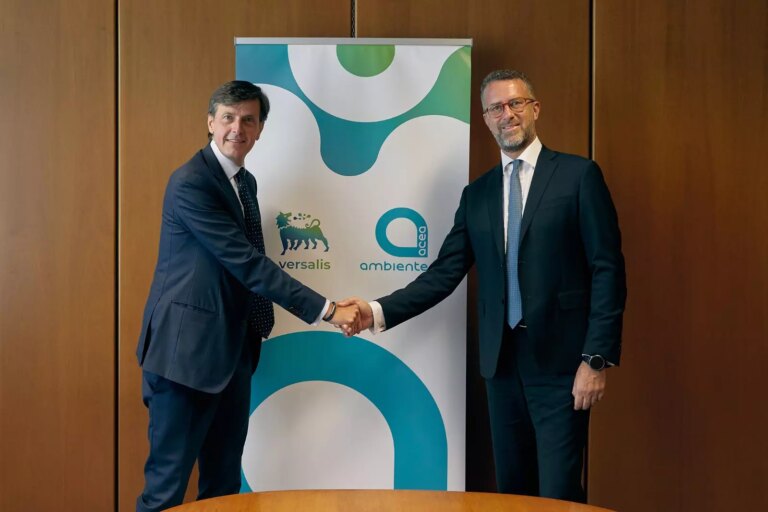 Versalis e Acea firmano un accordo per promuovere il riciclo delle plastiche
