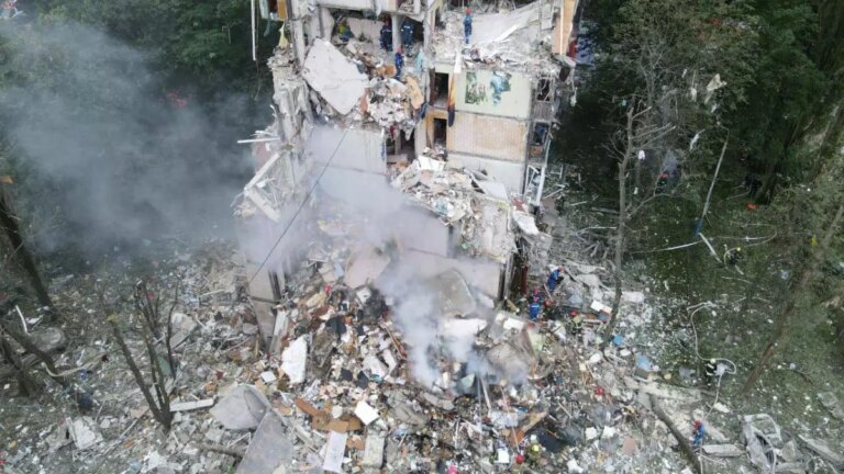 Nella notte massiccio attacco russo sull’Ucraina, un bambino fra le vittime