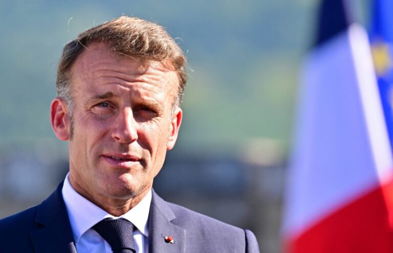 Ucraina, Macron sente Zelensky, Merz e Starmer: “L’Unione Europea è parte della soluzione”