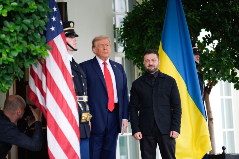 Zelensky “La Russia sta cercando di sottrarsi all’incontro”. Trump “Tra due settimane sapremo se ci sarà la pace”