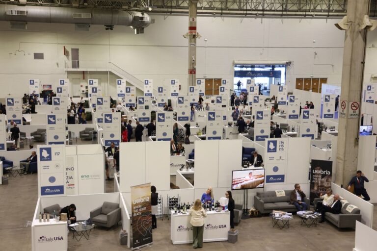 Il 5 e 6 ottobre a Chicago al via la fiera Vinitaly.Usa