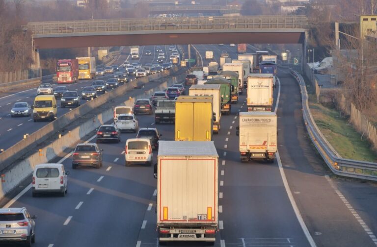 Traffico sostenuto nel primo week-end di agosto, ma nessuna criticità