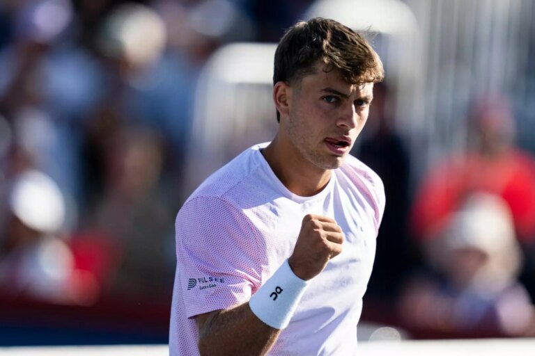 Cobolli supera Maroszan e vola agli ottavi del Masters 1000 di Toronto, out Sonego