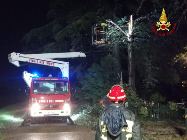 Violenti temporali in Romagna, allagamenti e treni cancellati. De Pascale “Al lavoro per rimediare ai danni”