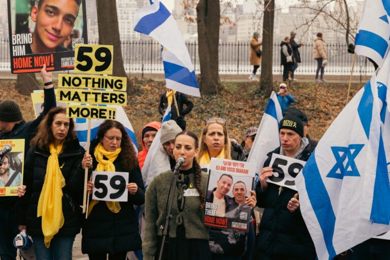 A Ginevra l’incontro fra le madri degli ostaggi israeliani e il presidente della Croce Rossa