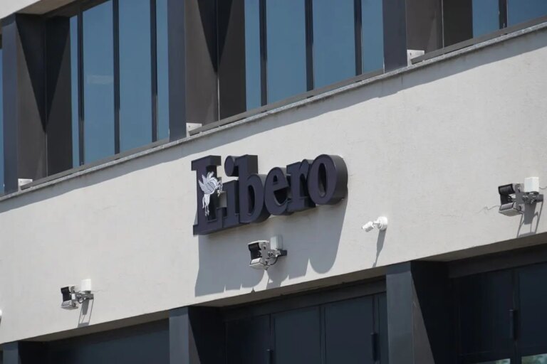 Minacce a Il Tempo e Libero, solidarietà della premier Meloni e dal mondo della politica