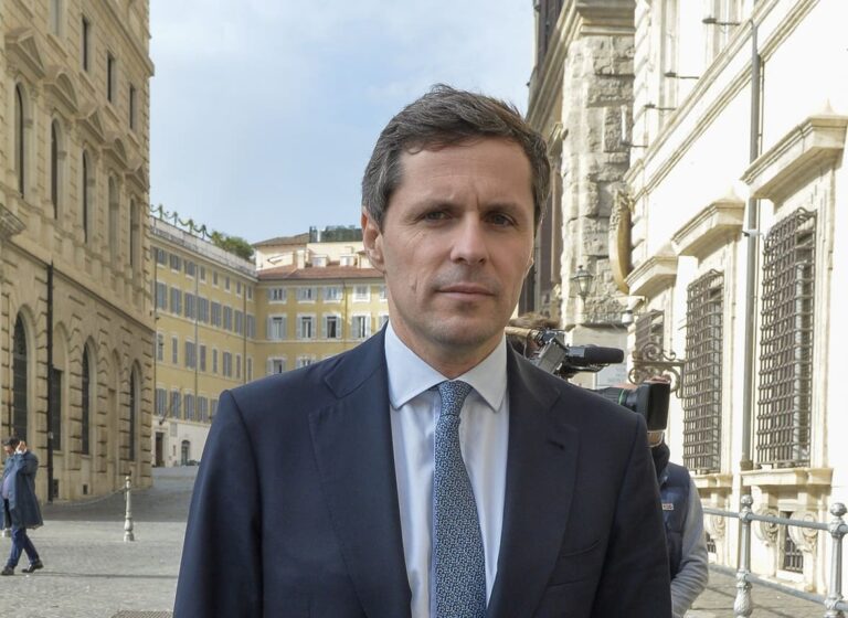 Perego “Con la firma dei contratti sindacali per il personale delle Forze di Polizia e Forze Armate si apre una nuova fase”