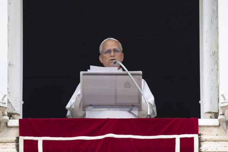 Ucraina, il Papa scrive una lettera a Zelensky: “Cuore ferito dalla violenza che devasta la vostra terra”