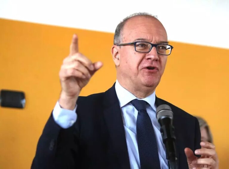 Valditara “Un buon insegnante deve saper dire anche dei no. Da Papa Leone un messaggio importante”