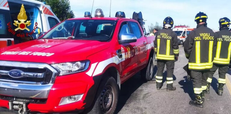 Bologna, incendio in un appartamento: muore una donna di 79 anni