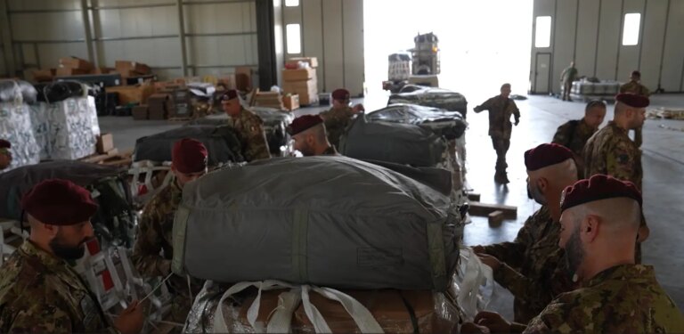 Gaza, missione umanitaria della Difesa italiana: distribuite oltre 100 tonnellate di generi di prima necessità