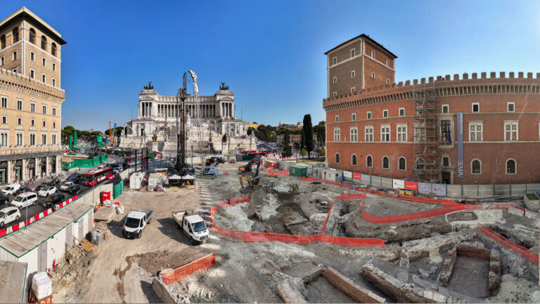 Dal cantiere della Metro C di Piazza Venezia i primi reperti di età romana